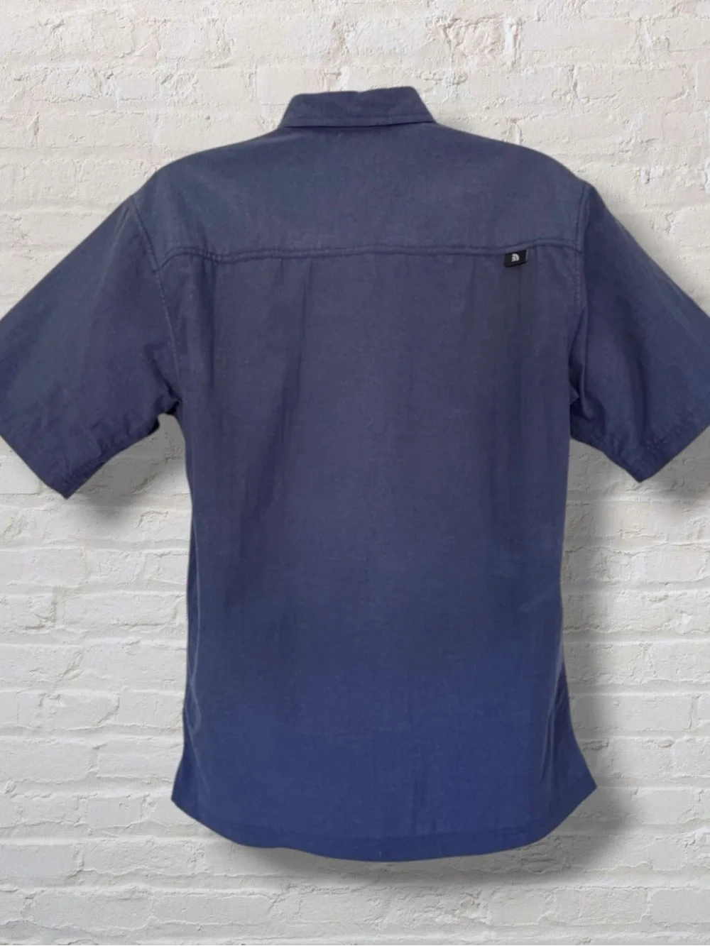 The North Face Men’s Medium Short Sleeve Blue Utility Shirt Hidden Zip Pocket